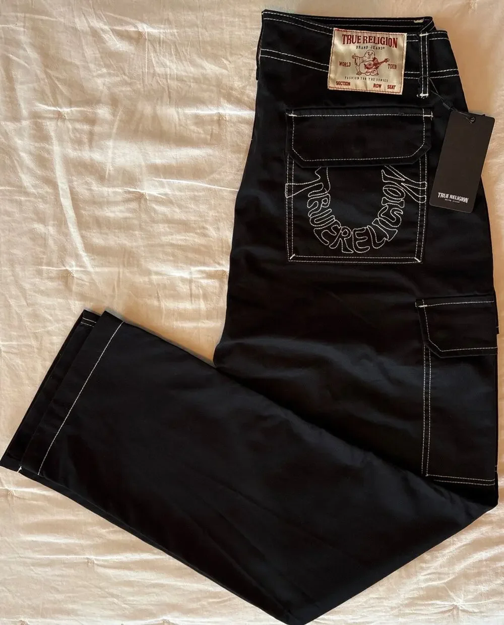 NWT True Religion Outline Graphic Letter Cargo Pants Jet Black Size 30 Rare Y2K